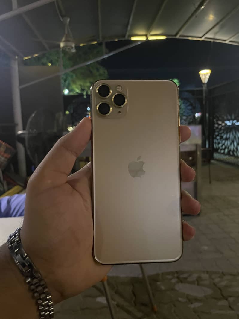 Apple iPhone 11 Pro Max 7
