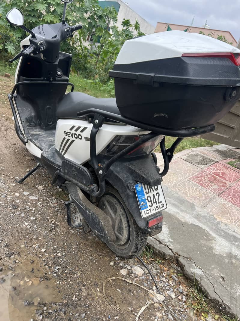 Revoo C32 1