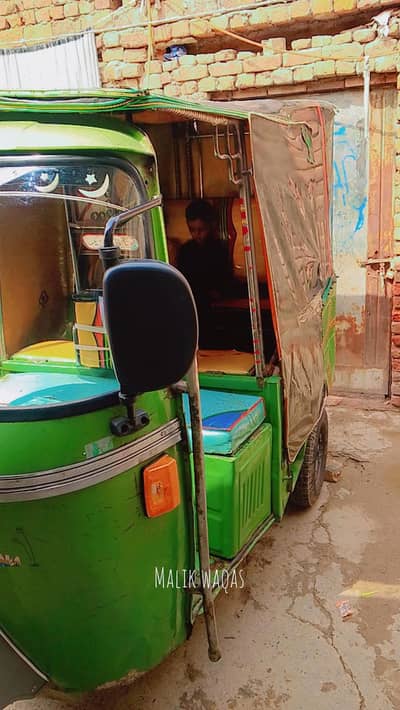 c. n. g par hai kisi kisam ka kaam nahi hony Wala engine new karwaya hai