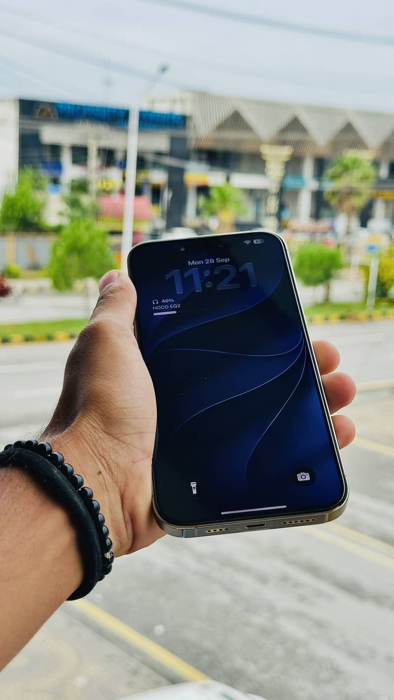 Apple iPhone 14 Pro Max 1