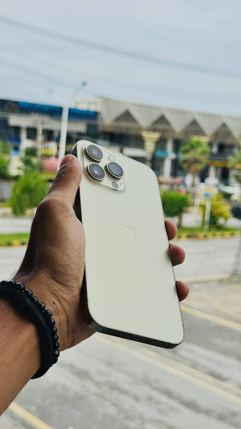 Apple iPhone 14 Pro Max 2