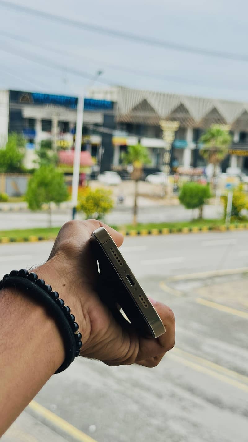 Apple iPhone 14 Pro Max 3