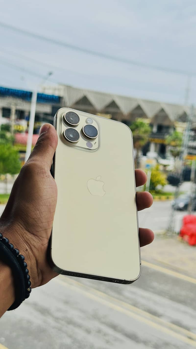 Apple iPhone 14 Pro Max 4