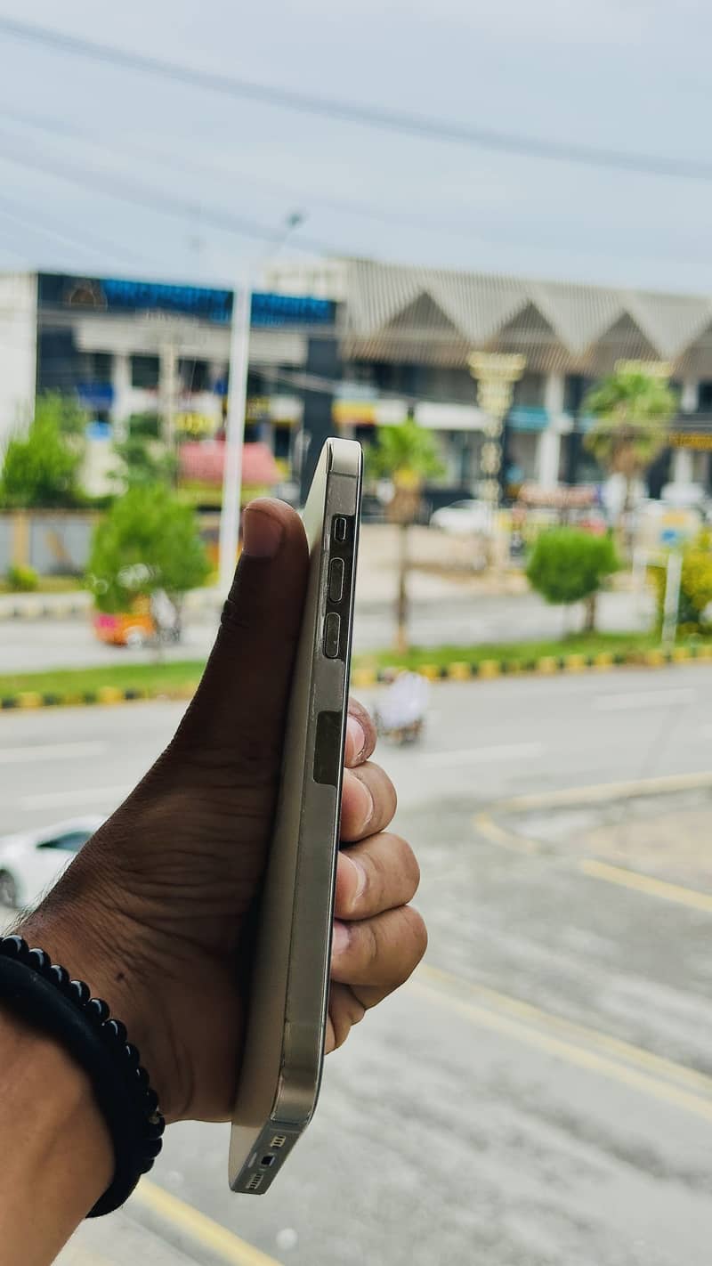 Apple iPhone 14 Pro Max 5
