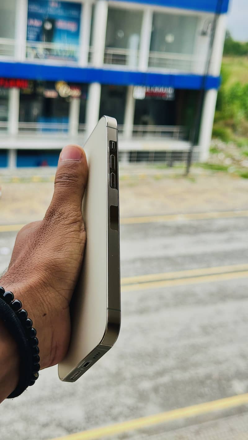 Apple iPhone 14 Pro Max 7