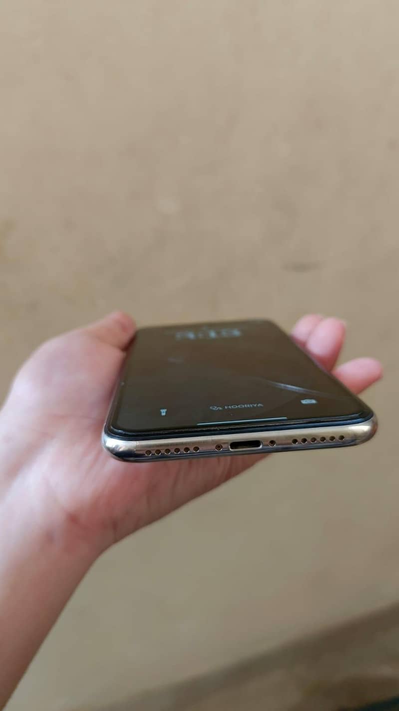 Apple iPhone X 3