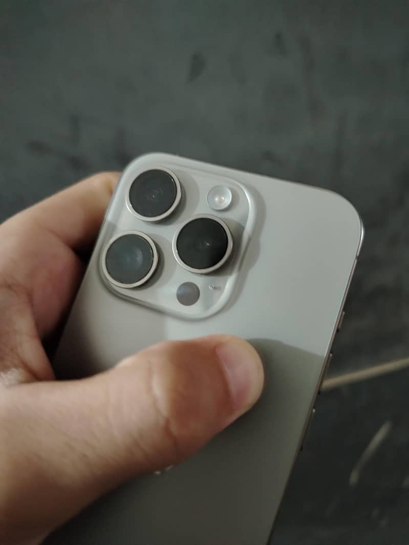 Apple iPhone 15 Pro 1