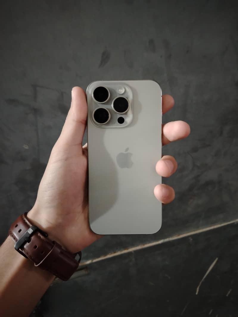 Apple iPhone 15 Pro 3
