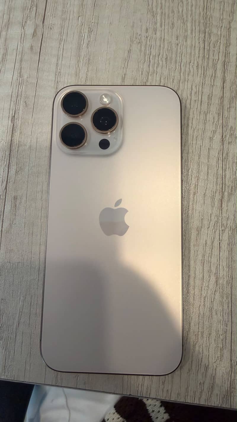Apple iPhone 16 Pro Max 1
