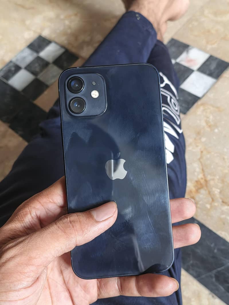 Apple iPhone 12 1
