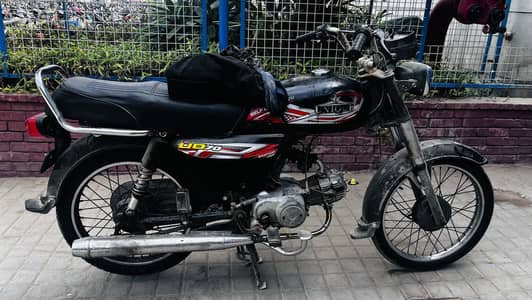Urgent Sale Unique CD 70 CC 2009 Model 10/8 Condition