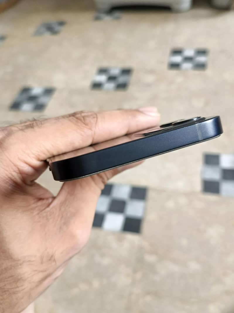 Apple iPhone 12 2