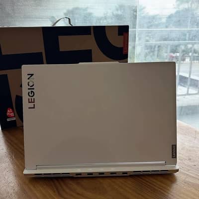 Lenovo Legion 7i – Gaming Monster | RTX 4070 | 32GB RAM | 1TB SSD