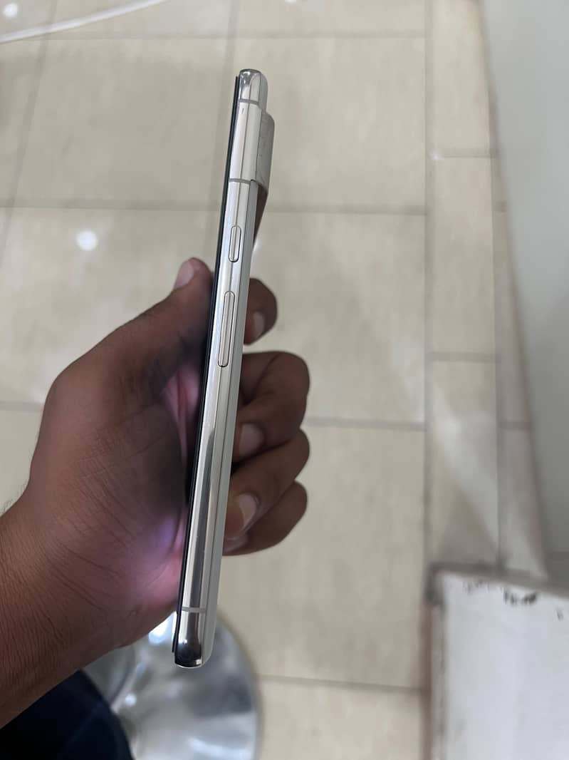 Google Pixel 8 Pro 6