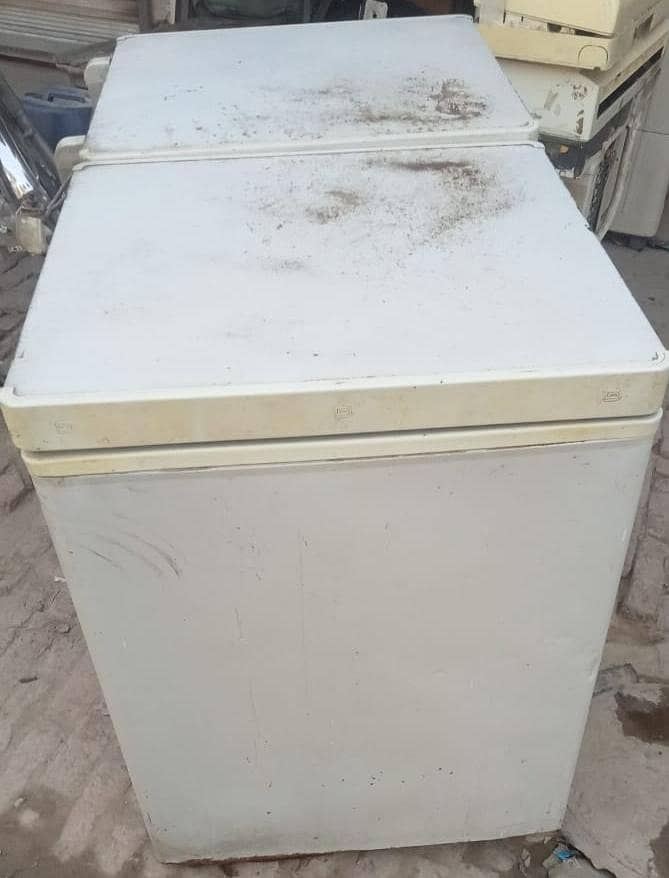 Dawlance deep freezer 2