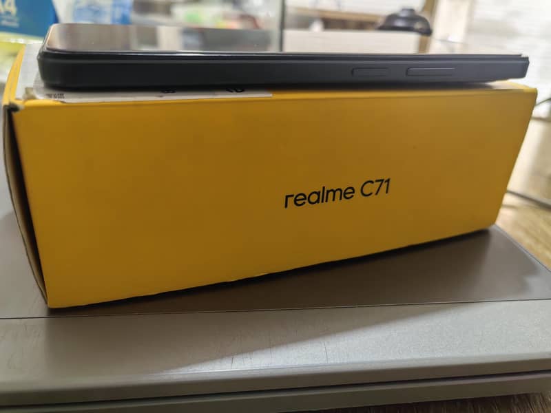 Realme C71 1