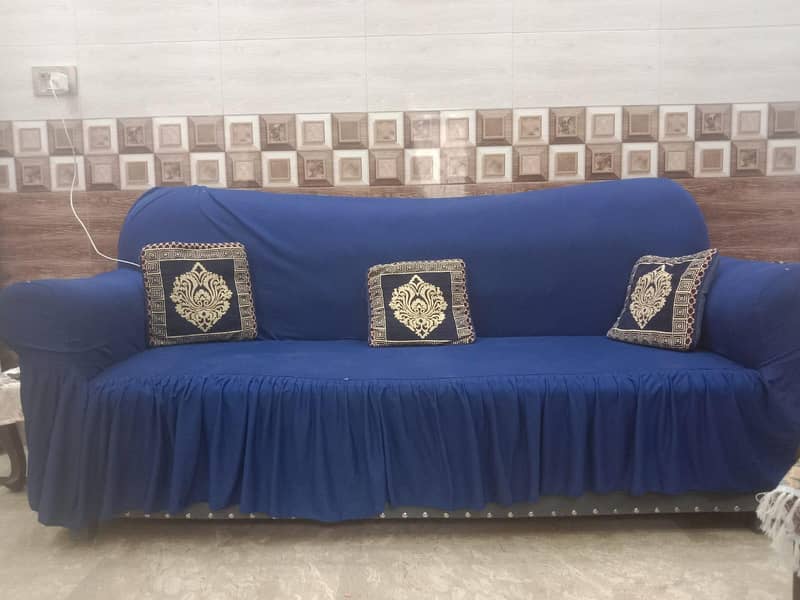 Beautiful Sofa Set – Like New | 3+1+1 Seater | Lahore 0