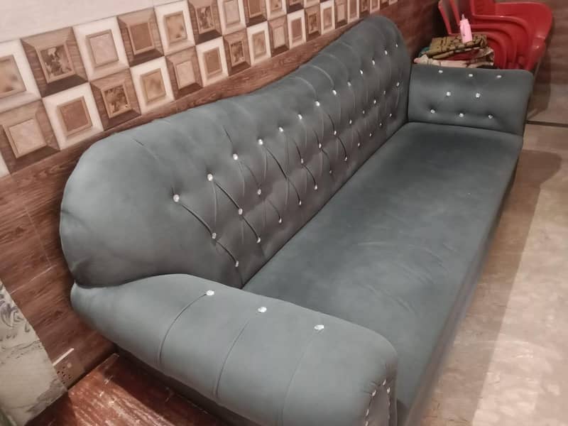 Beautiful Sofa Set – Like New | 3+1+1 Seater | Lahore 1