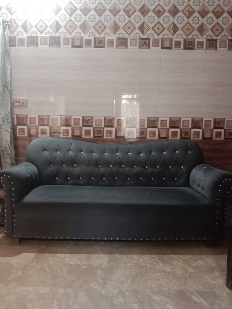 Beautiful Sofa Set – Like New | 3+1+1 Seater | Lahore 3