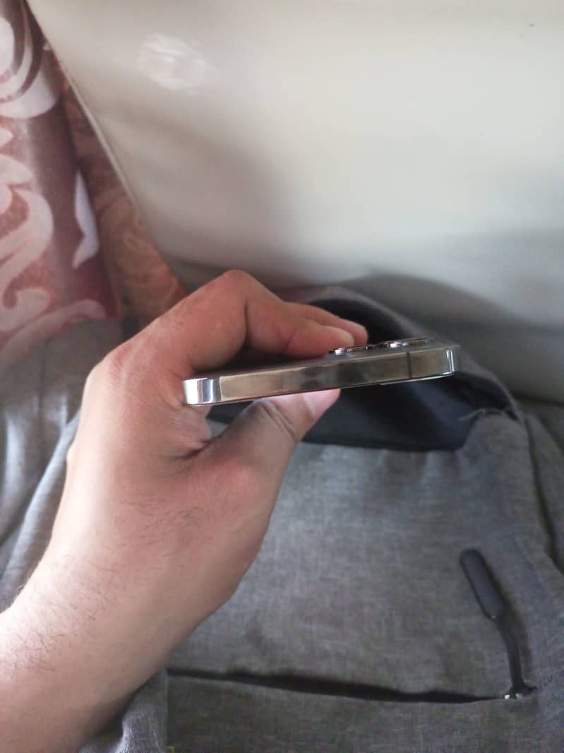 Apple iPhone 12 Pro Max 2