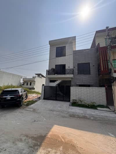 5-Bed Houses for Sale in I-11/2 Islamabad Inverter ACs Included