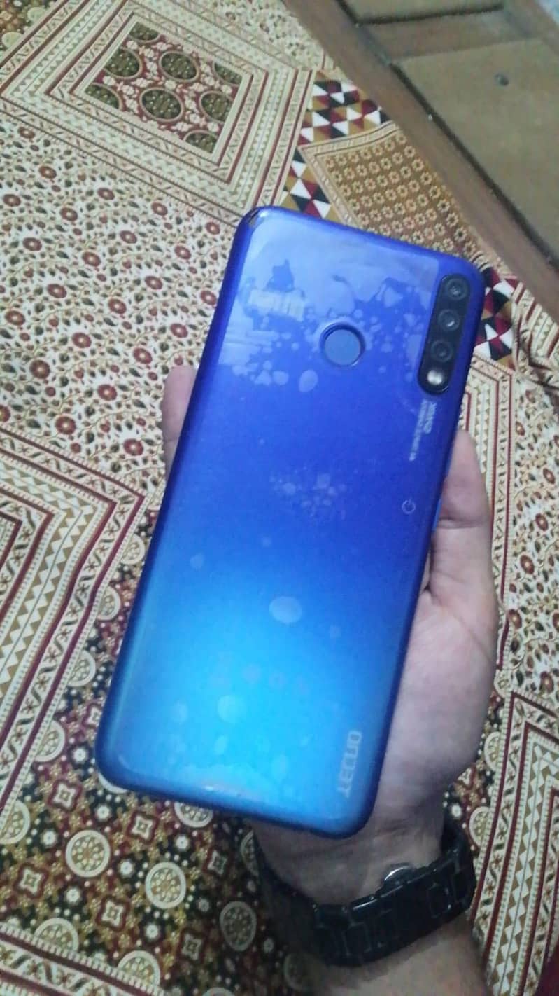 Tecno Spark 4 0
