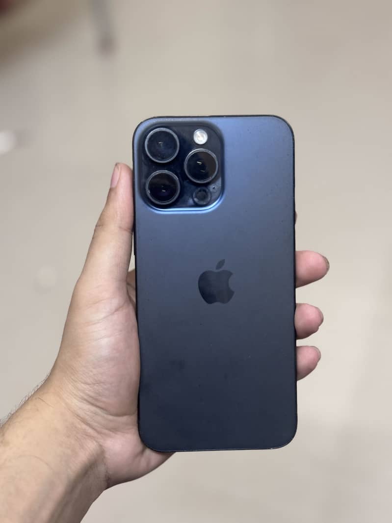 Apple iPhone 15 Pro Max 1