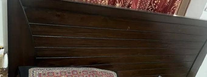 wooden bed new condition bot Kam use hoa