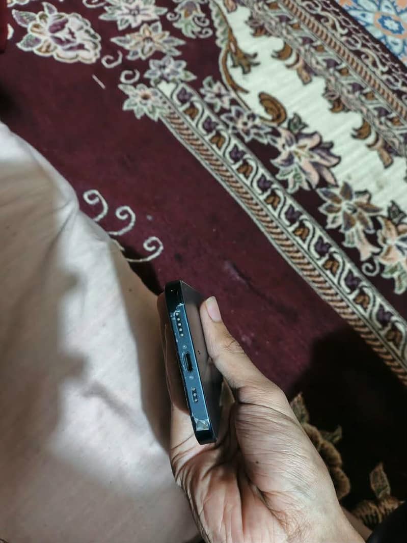 Apple iPhone 12 2
