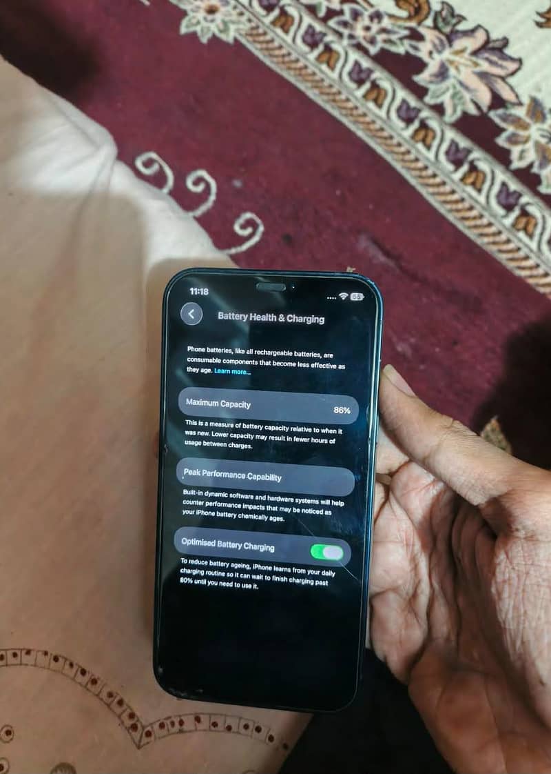 Apple iPhone 12 4
