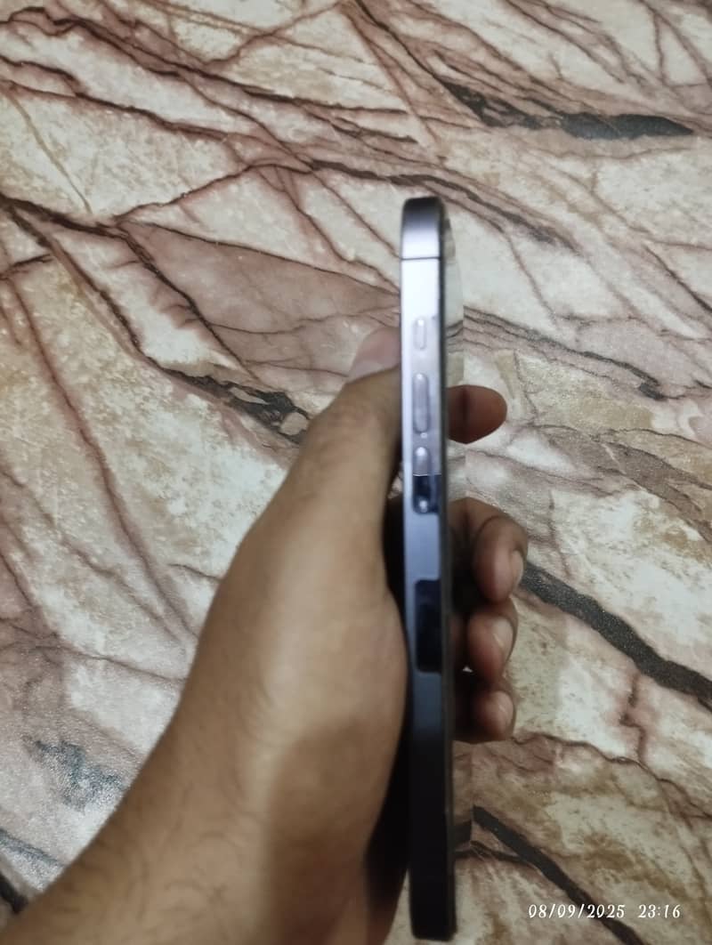 Apple iPhone 14 Pro 2