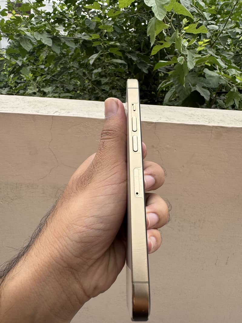 Apple iPhone 13 Pro 3