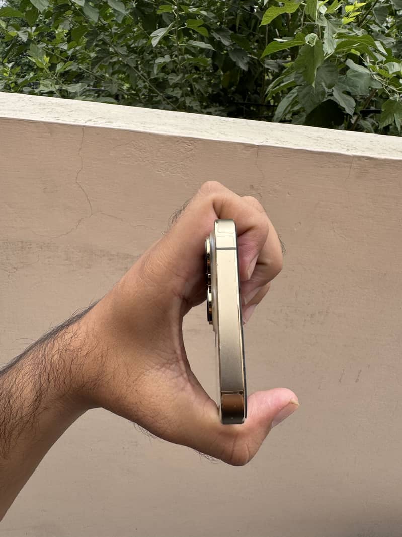 Apple iPhone 13 Pro 4