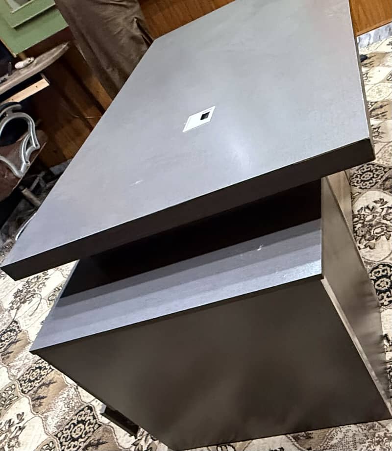 Computer Table 2