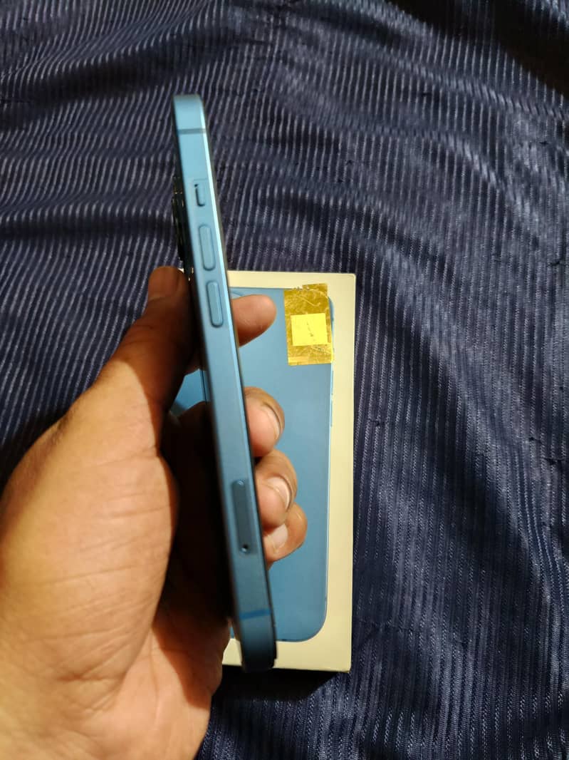 Apple iPhone 13 1