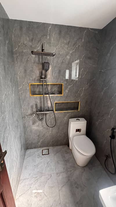 5-Bed Houses for Sale in I-11/2 Islamabad Inverter ACs Included