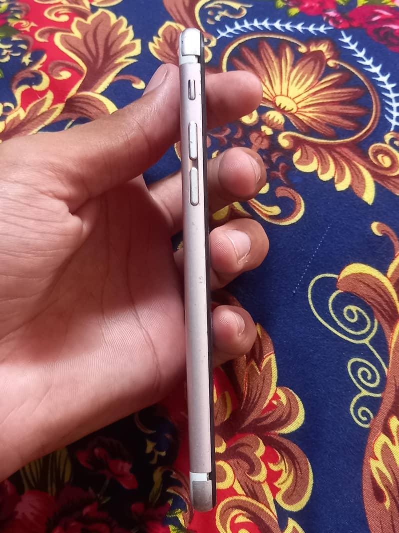 Apple iPhone 6S 2