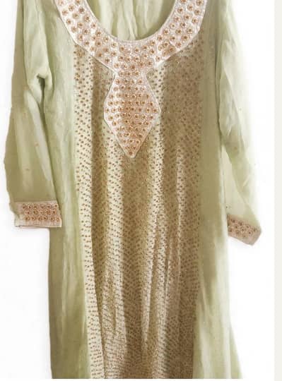 Pista havey stone work chiffon party wear . Medium size