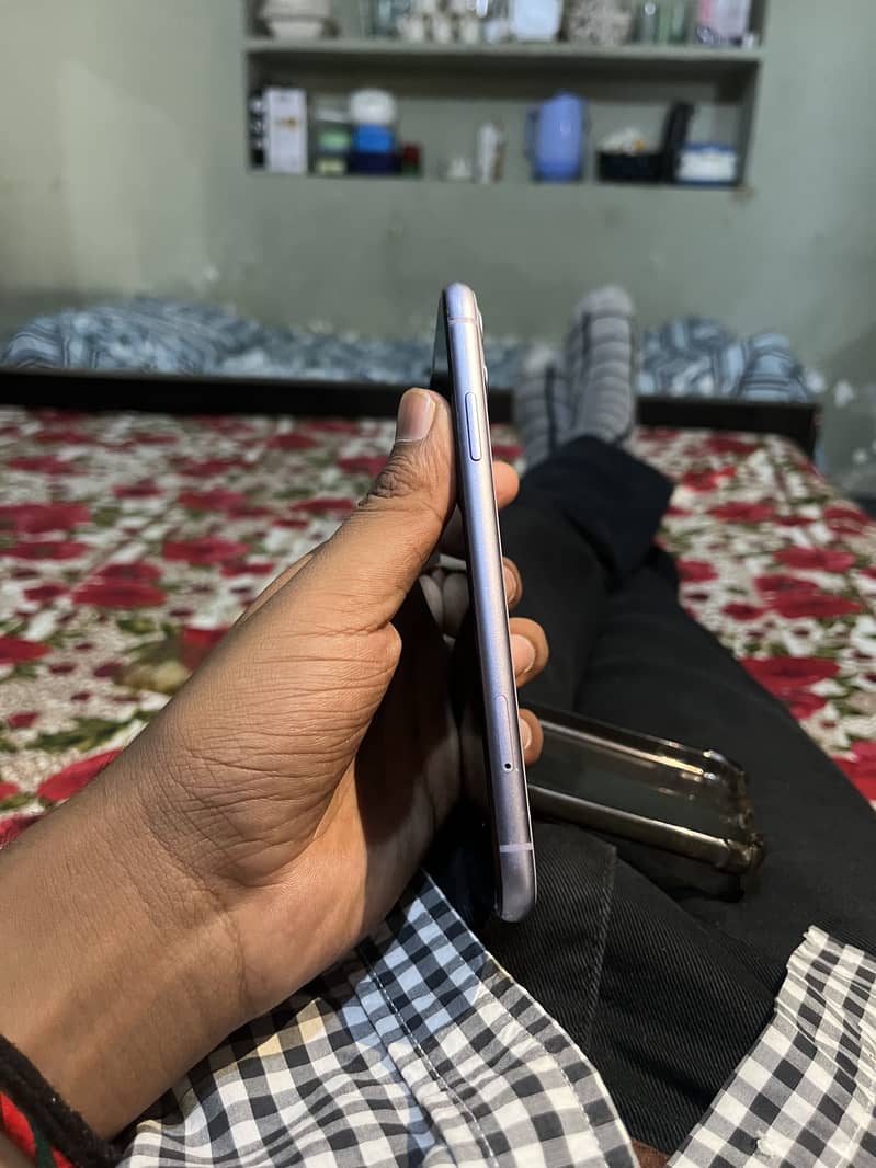 Apple iPhone 11 6