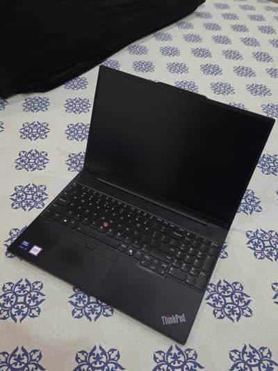 Lenovo Thinkpad E16 Ultra 5