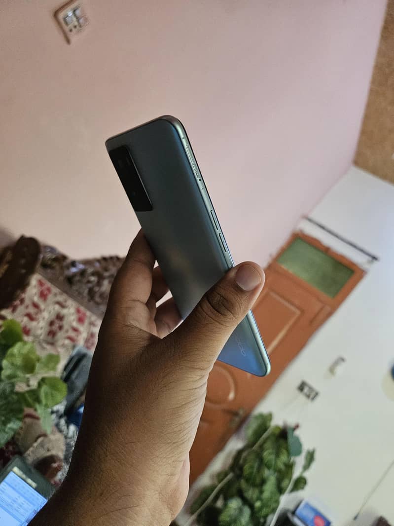 OPPO A76 3