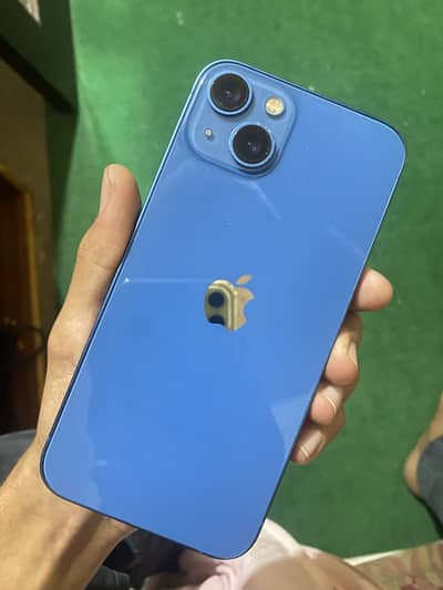 Apple iPhone 13