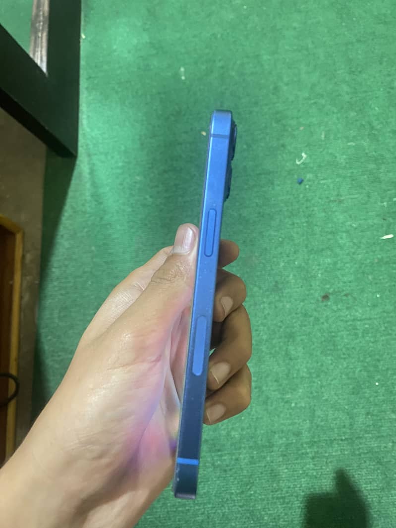 Apple iPhone 13 1