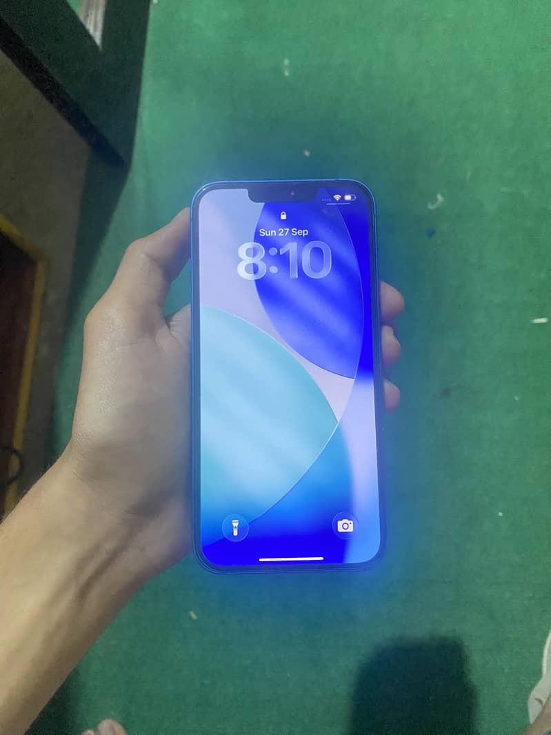 Apple iPhone 13 2
