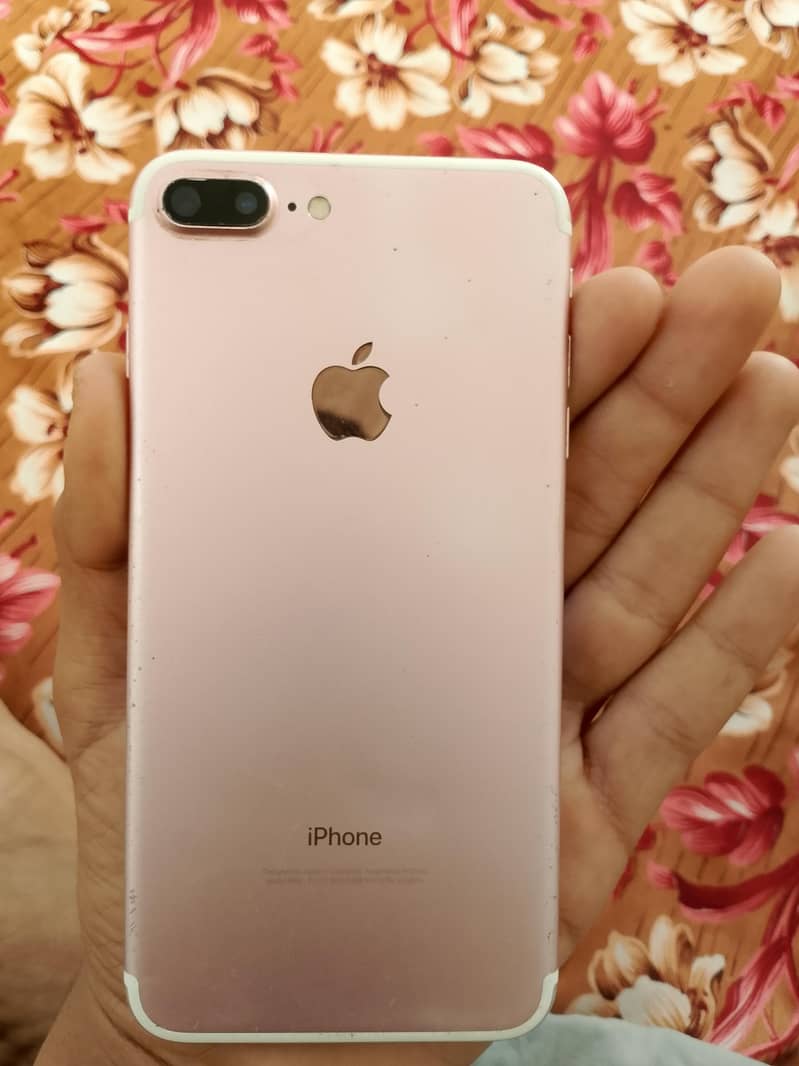 Apple iPhone 7 Plus 1