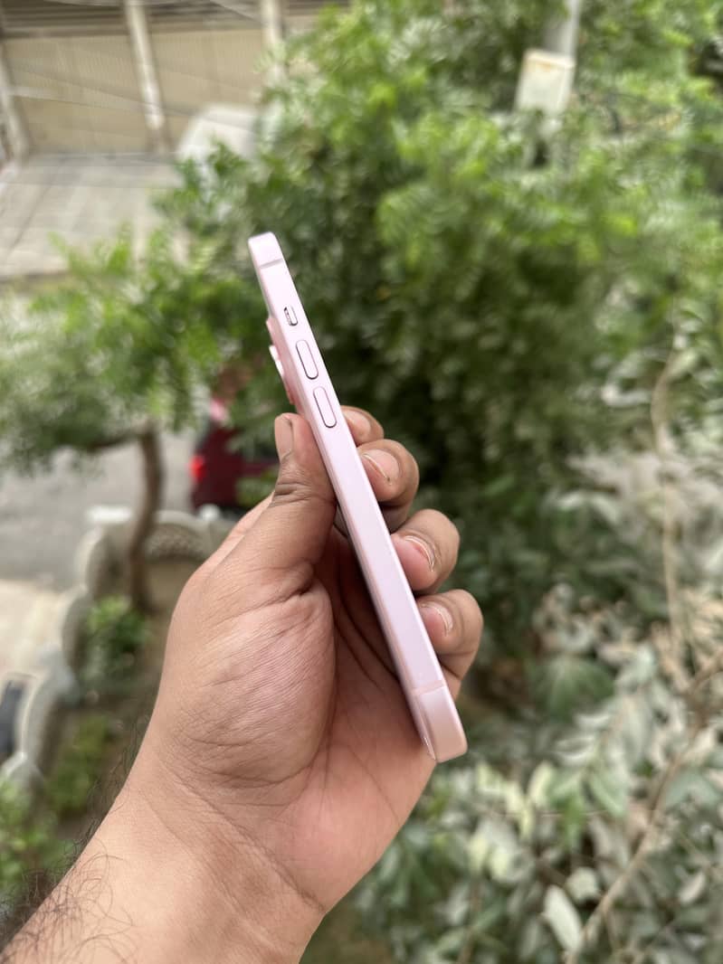 Apple iPhone 15 5