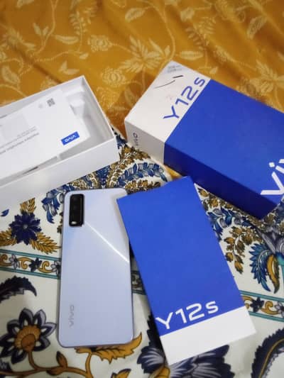 Vivo Y12s with box