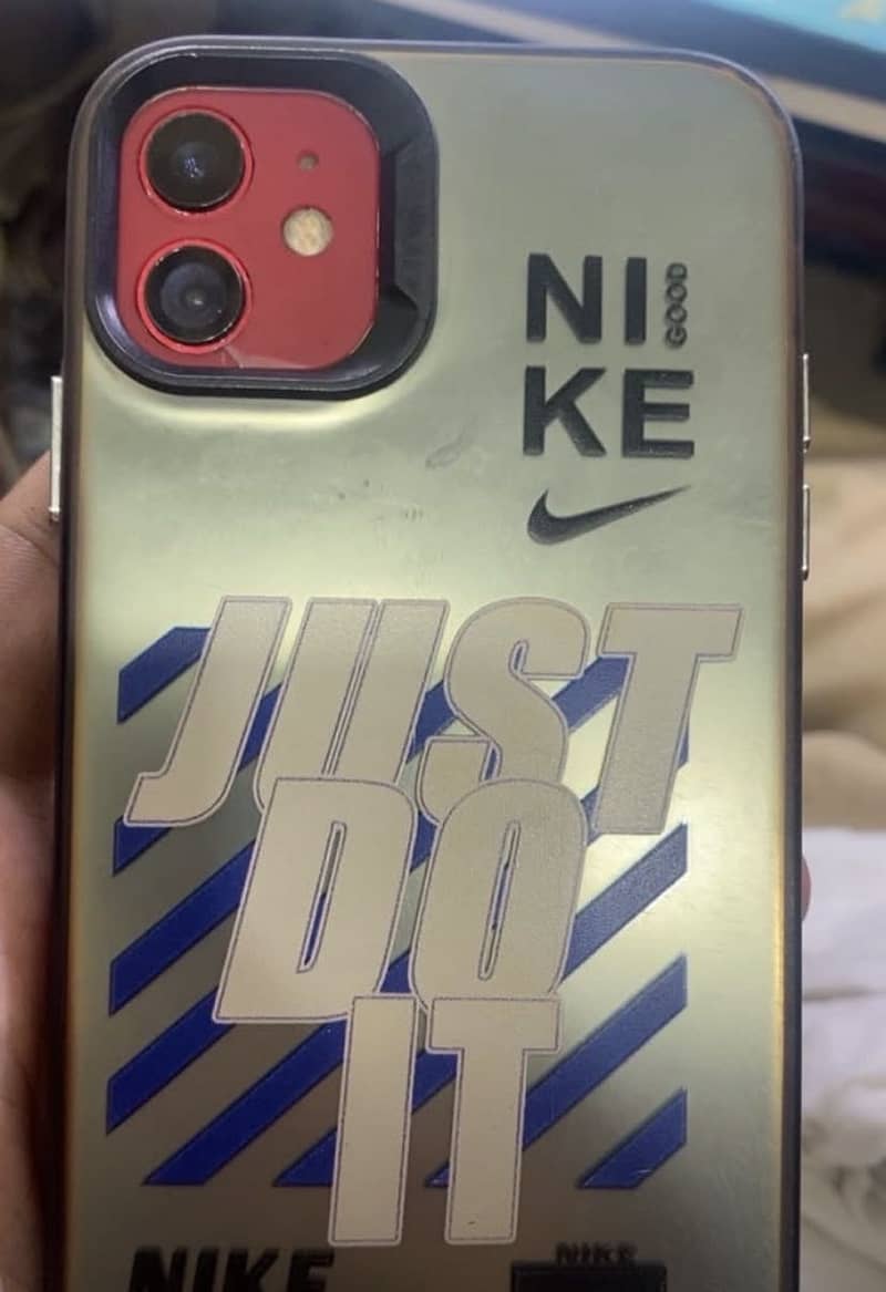 Apple iPhone 11 0