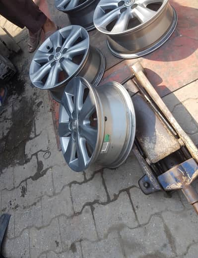 Toyota corolla Altis original Alloy wheels