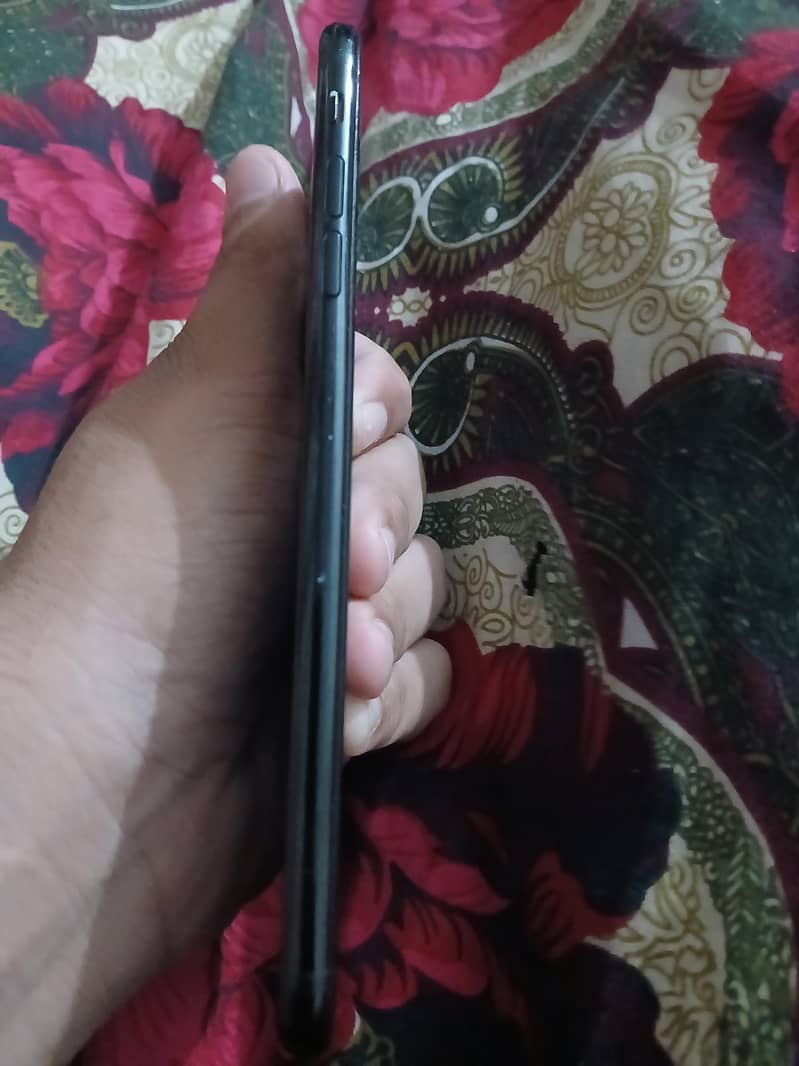 Apple iPhone 7 Plus 3